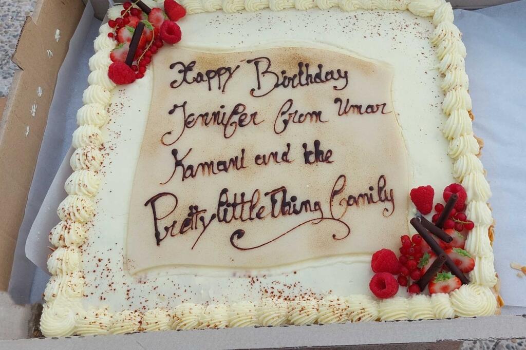 Na jachtu dorazila aj torta.