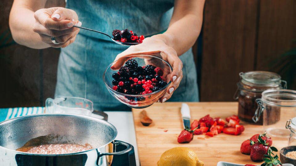 Ideálna konzistencia marmelád a džemov závisí od správneho pomeru pektínových látok, kyselín a cukru.