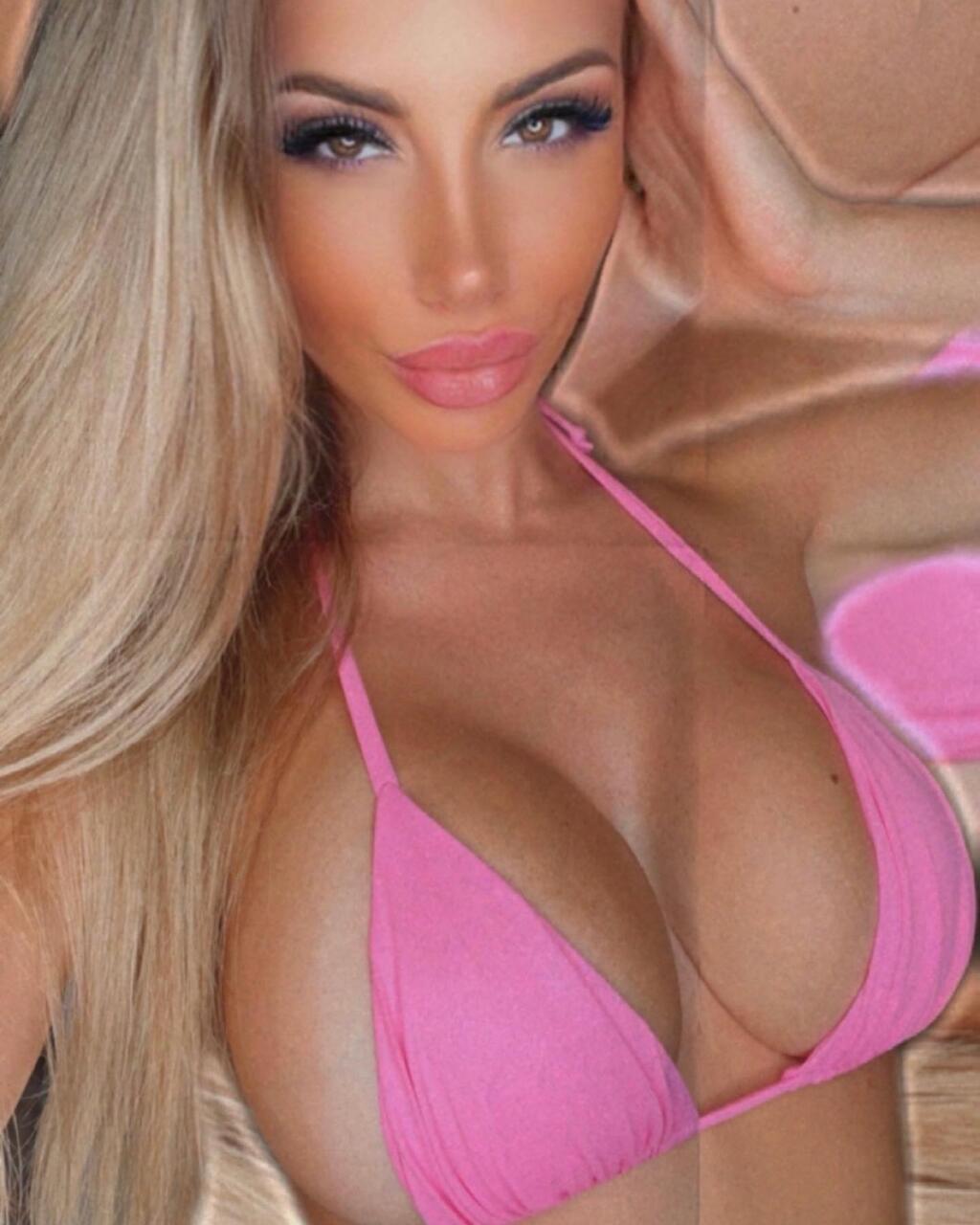 Sexi partnerka MIroslava Stocha Paula si užila dovolenku v Dubaji a posielala odtiaľ takéto sexi pozdravy.