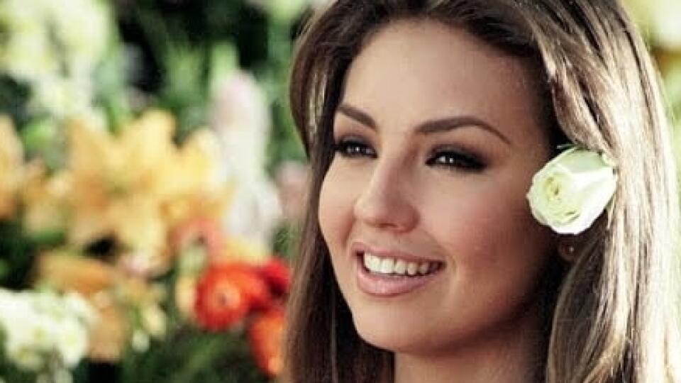 Popularitu u nás nadobudla aj telenovela Rosalinda. Hlavnú úlohu v zamotanom príbehu o láske a nenávisti stvárnila speváčka Thalía (46).