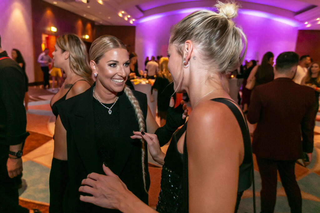 Na snímke je Dominika Cibulková a Emma Drobná na párty v hoteli Hilton.