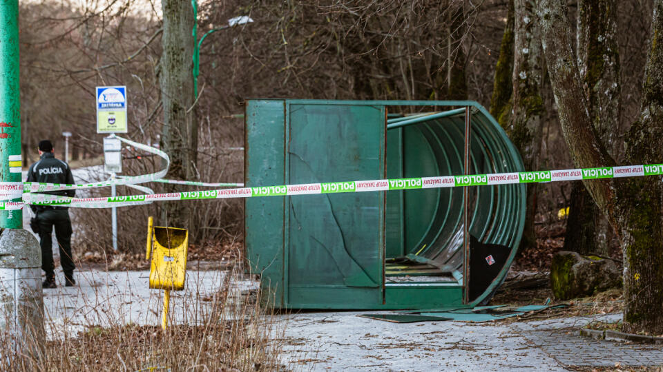 Prevrátená zastávka v Myjave, ktorá nenávratne prevrátila naruby aj život mladej rodiny.