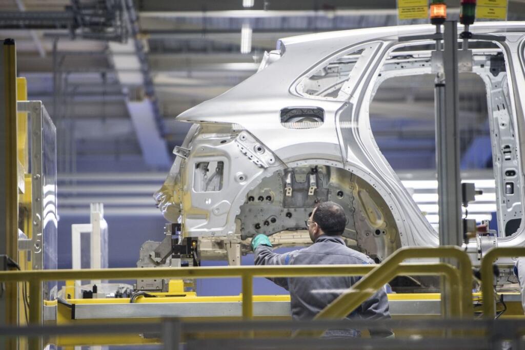 SR VW Porsche karosáreň hala montážna BAX