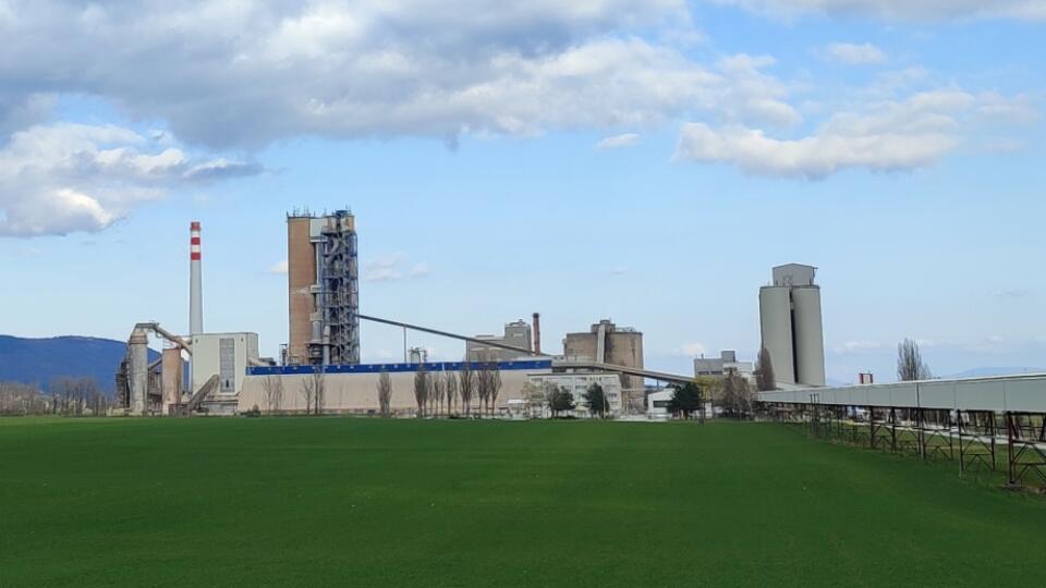 Na snímke cementáreň v Turni nad Bodvou 12. apríla 2023. FOTO TASR - Diana Semanová