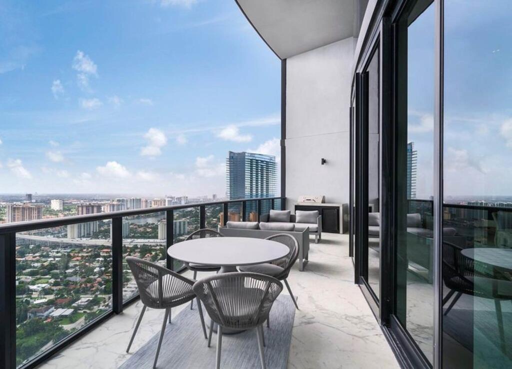 Lionel Messi si kúpil apartmán v Porsche Design Tower na Miami na Florida za 5 miliónov dolárov.