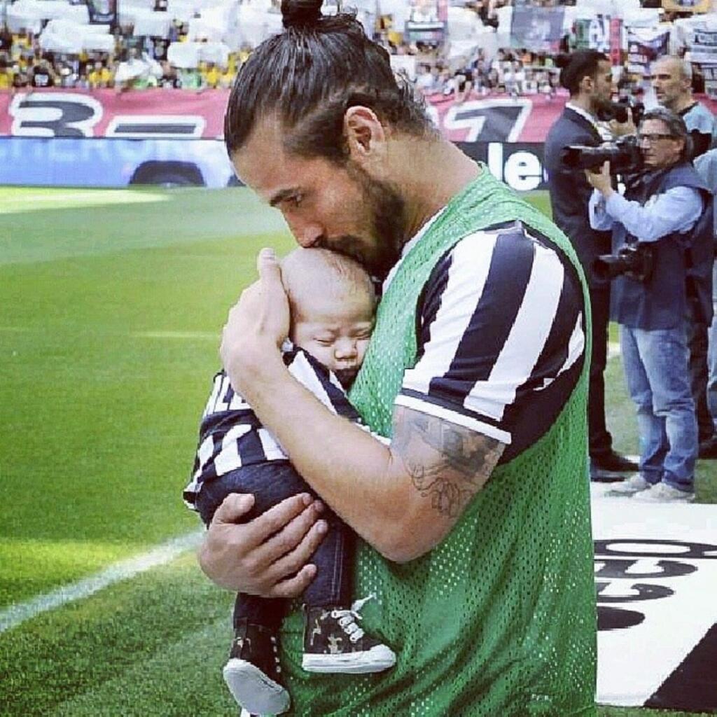Dani Osvaldo hral v minulosti za AS Rím, Juventus či Inter. Dnes je z neho muzikant, ktorý má štyri deti.