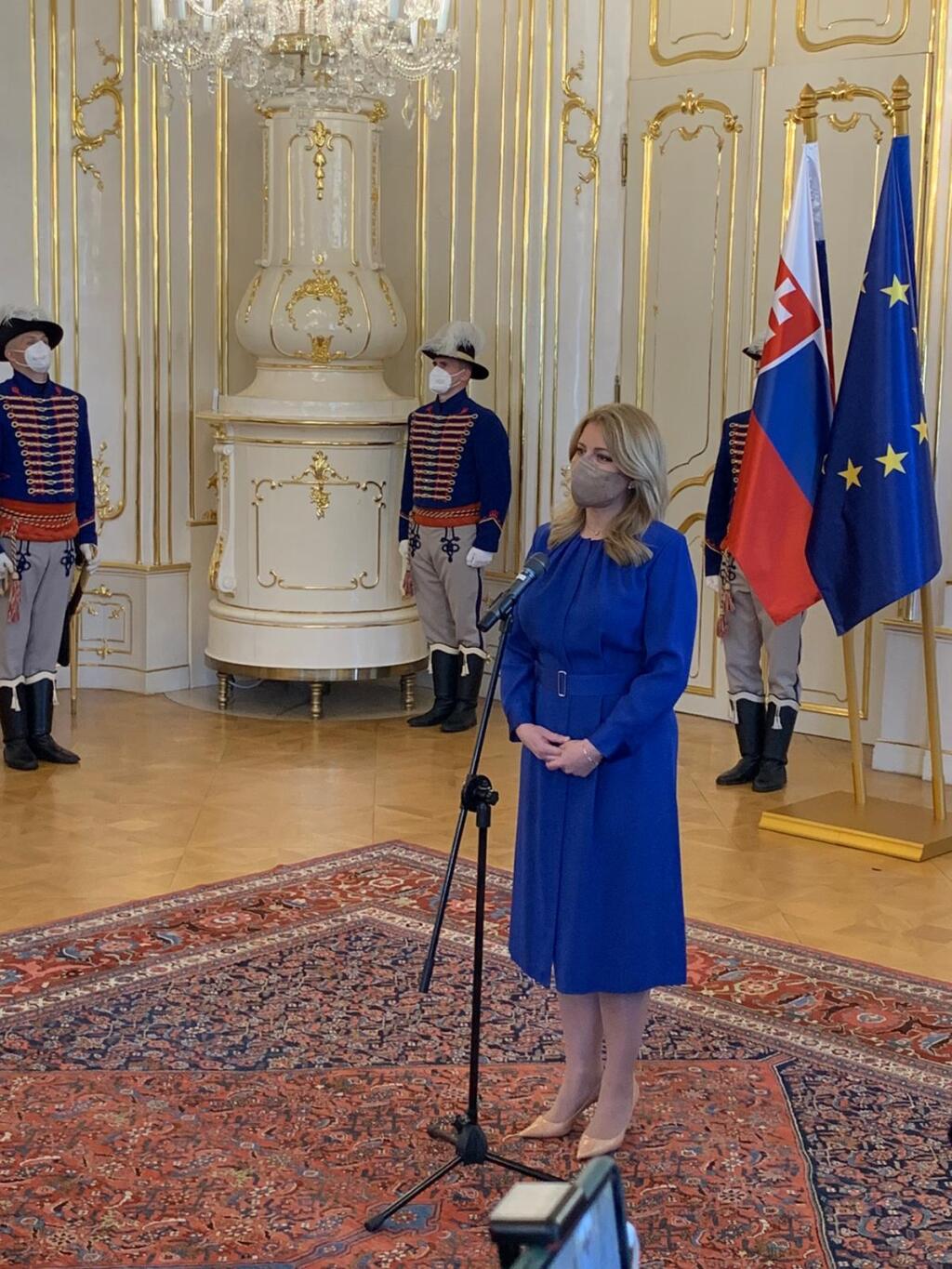 Lyžiarka Petra Vlhová spolu s tímom u prezidentky Zuzany Čaputovej.