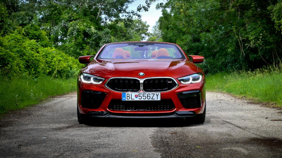 BMW M8 Cabrio.