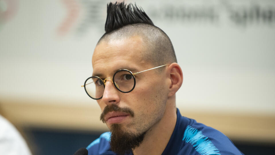 Na snímke kapitán futbalovej reprezentácie SR Marek Hamšík počas tlačovej konferencie pred zápasom kvalifikácie na EURO 2020 s Azerbajdžanom v Šamoríne 18. novembra 2019. FOTO TASR - Jakub Kotian