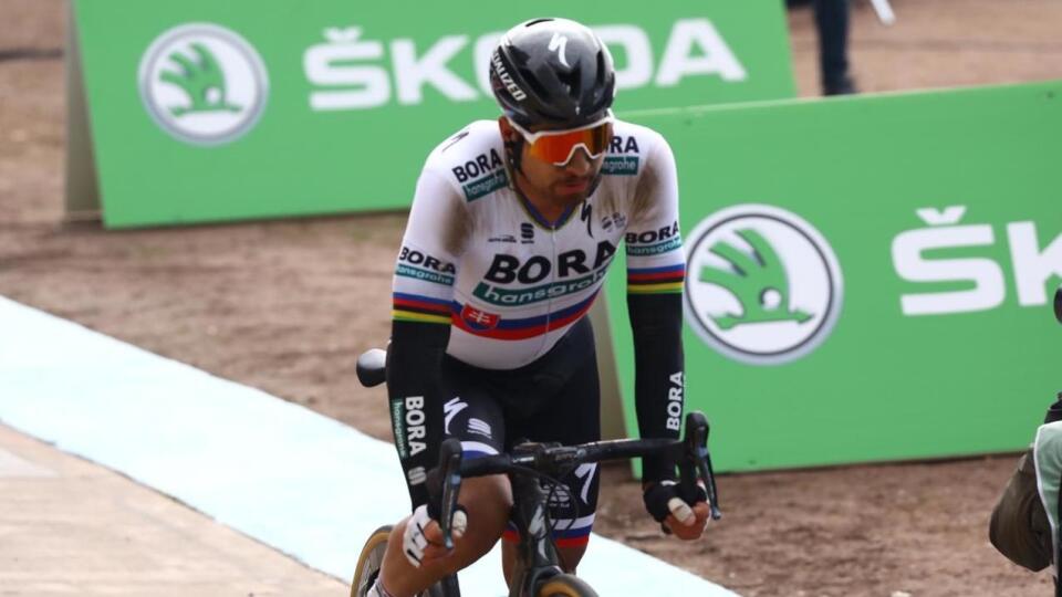 Slovenský cyklista Peter Sagan neobhájil triumf na treťom monumente sezóny, 117. ročníku Paríž - Roubaix. V nedeľňajších pretekoch obsadil 5. miesto.