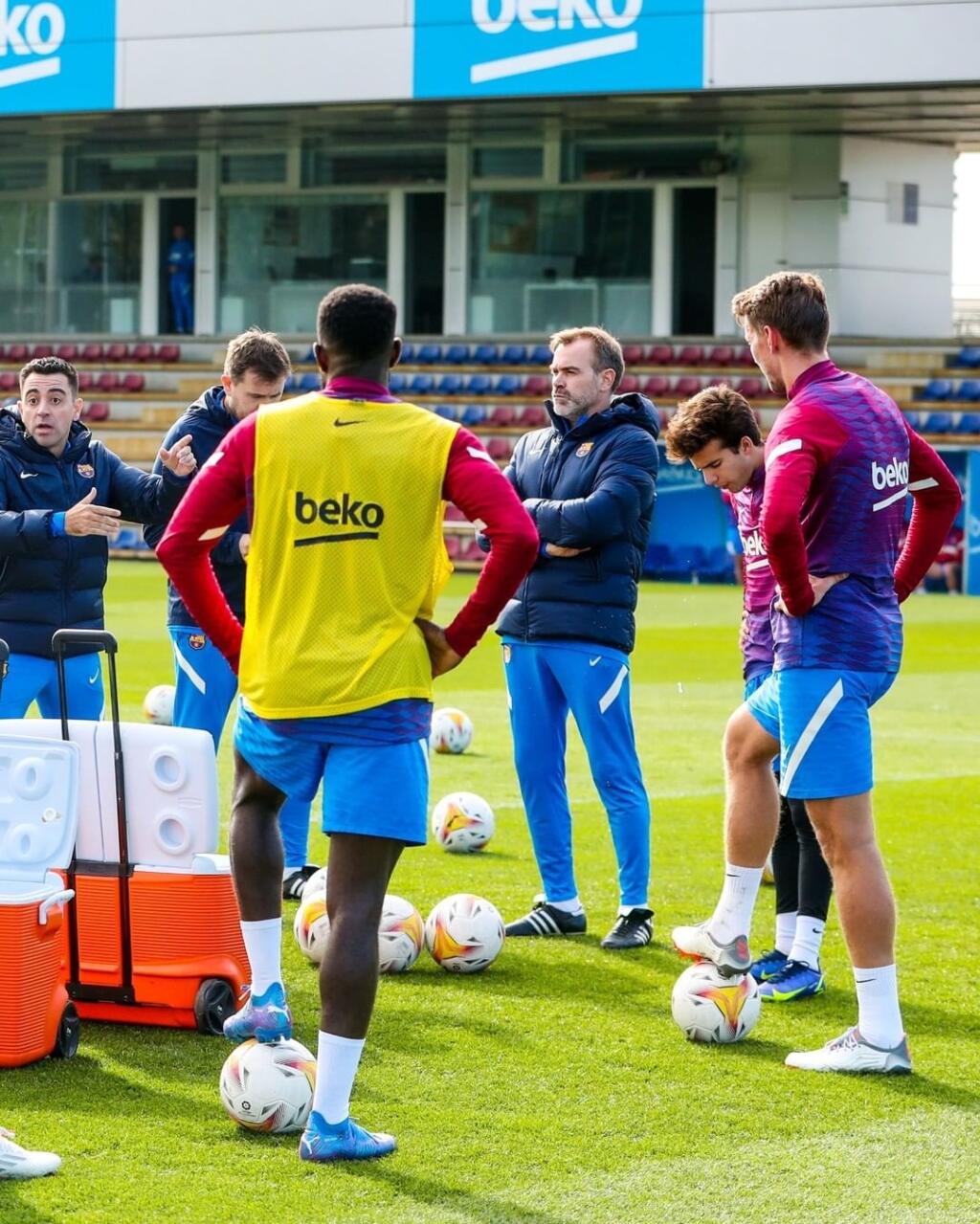 Hráči Barcelony už zarezávajú pod vedením Xaviho Hernandéza.