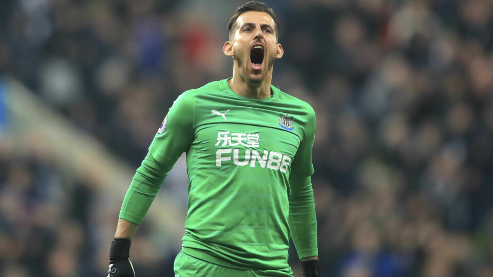 Slovenský futbalový brankár Martin Dúbravka už zrejme čoskoro podpíše v St. James Parku novú zmluvu.