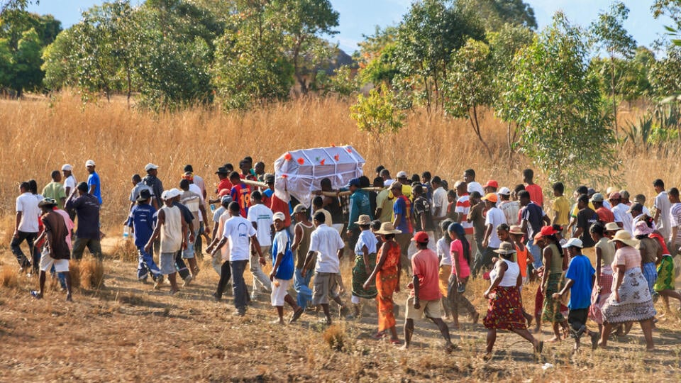 Isalo,,Madagascar,-,September,9,,2013:,A,Big,Crowd,Joins