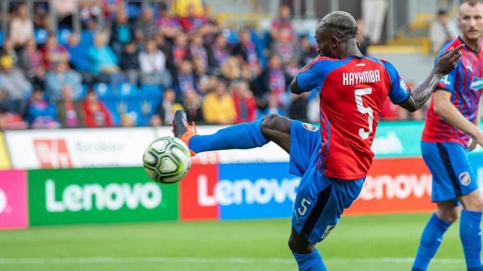 Futbalisti Viktorie Plzeň remizovali v utorňajšom domácom úvodnom stretnutí 2. predkola Ligy majstrov s Olympiakosom Pireus 0:0.