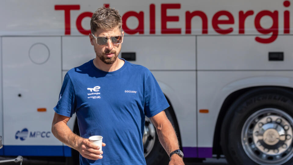 Na snímke je slovenský cyklista Peter Sagan pred tréningom v meste Kodaň. S tímom Total Energie bude pretekať na 109. ročníku Tour de France.