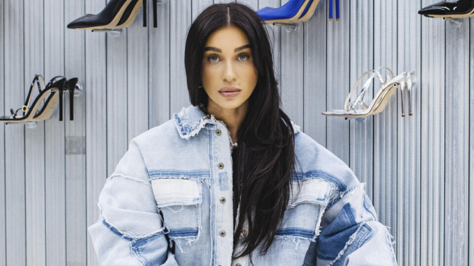 Slovenská influencerka a podnikateľka Bianka Rumanová si v multibrandovom fashion store so slovenskými a českými dizajnérmi & značkami SOM. STORE vyskúšala prácu asistentky predaja.