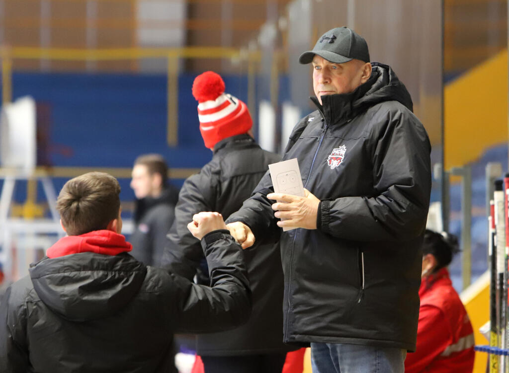 Na snímke tréner HC‘05 Banská Bystrica Miroslav Chudý počas dohrávky 27. kola Tipos extraligy HC‘05 Banská Bystrica - HC 07 Detva vo Zvolene 4. januára 2021. FOTO TASR - Ján Krošlák