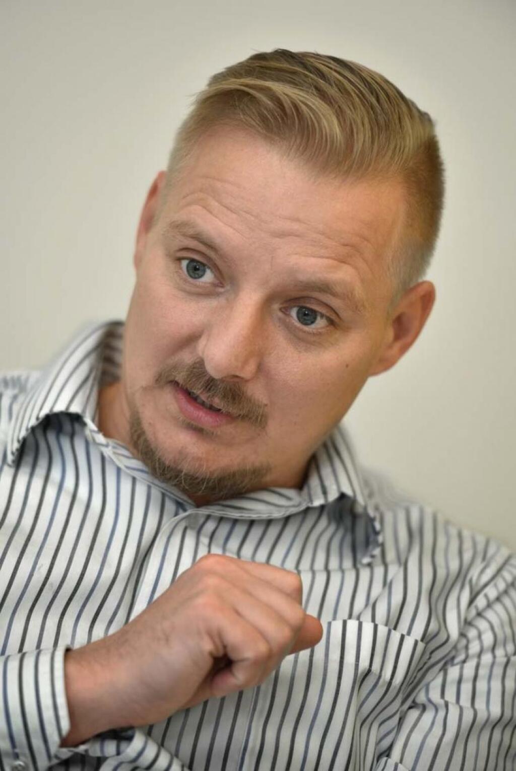 Neprekvapilo by ma, keby sa dôchodcom začali rozdávať béemvéčka, hovorí odborník