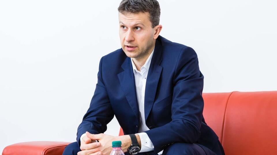 Na čom Babišov investičný bankár zarába rovnako ako na ich spoločnom fonde
