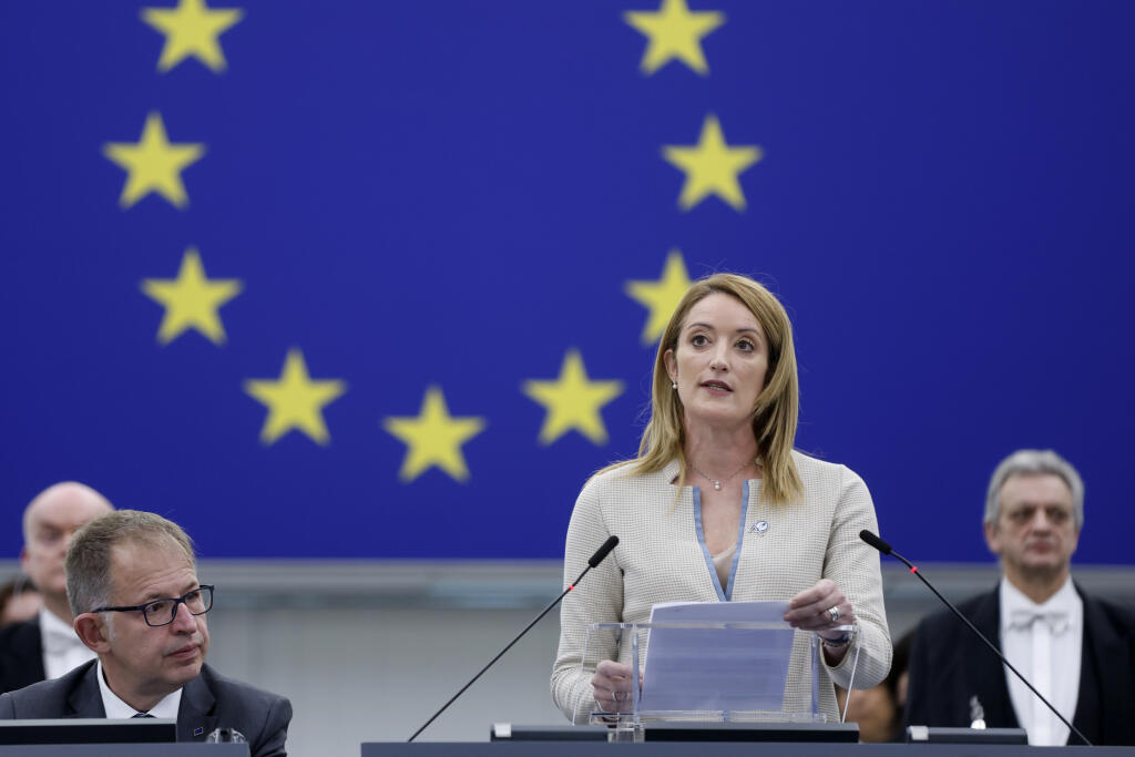 Na snímke predsedníčka Európskeho parlamentu (EP) Roberta Metsolová hovorí počas ceremoniálu k 70. výročiu vzniku Európskeho parlamentu 22. novembra 2022 v Štrasburgu.