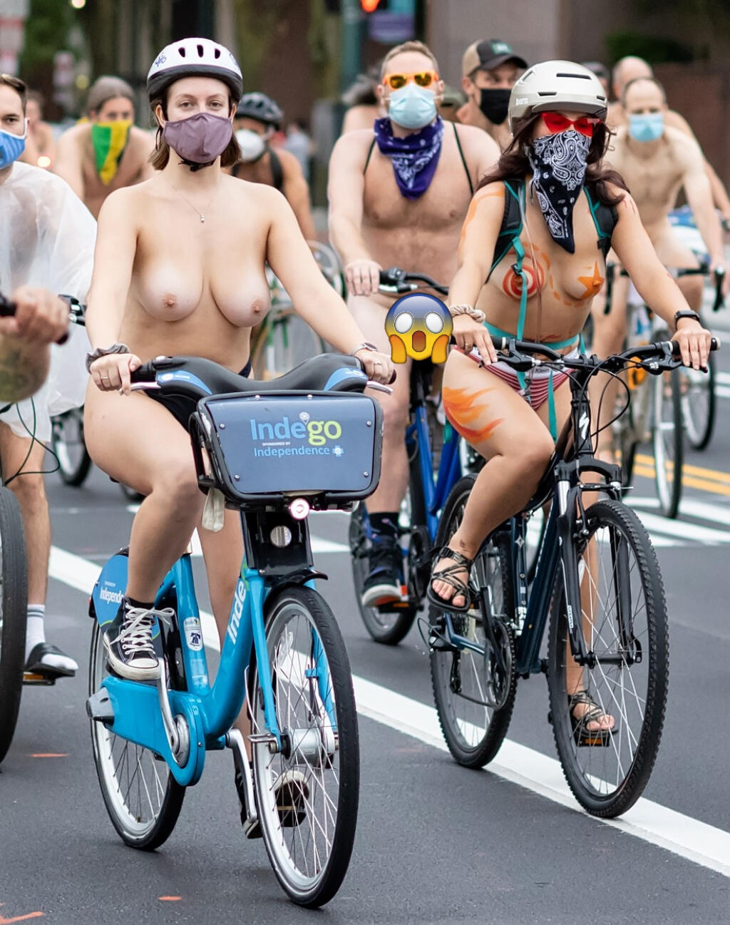 Bicykle a športovci, ktorí ukázali úplne všetko. Americké mesto Philadelphia opäť ožilo a zaplnilo sa obnaženými cyklistami.