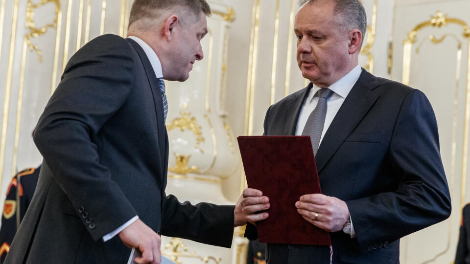 Odstupujúci premiér Robert Fico a prezident SR Andrej Kiska. 