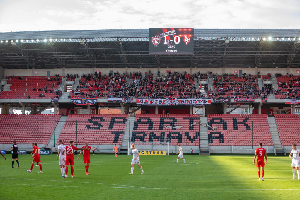 Trnavskí fanúšikovia boli pri debute Martina Škrtela celí bez seba.