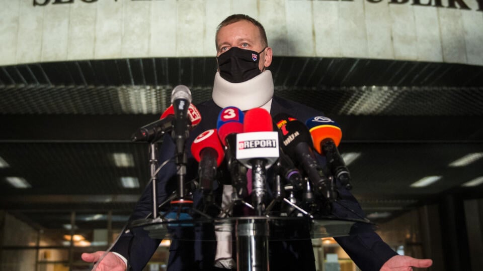 Koaliční partneri čakali na to, ako sa rozhodne šéf Sme rodina Boris Kollár. Pozrite si fotky z minulého týždňa, keď sa živo debatovalo o možnosti rozsiahlej rekonštrukcie vlády či jej páde.
