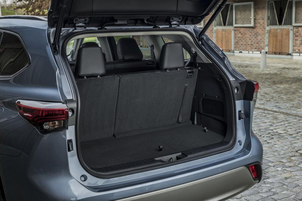 Toyota Highlander 2021.