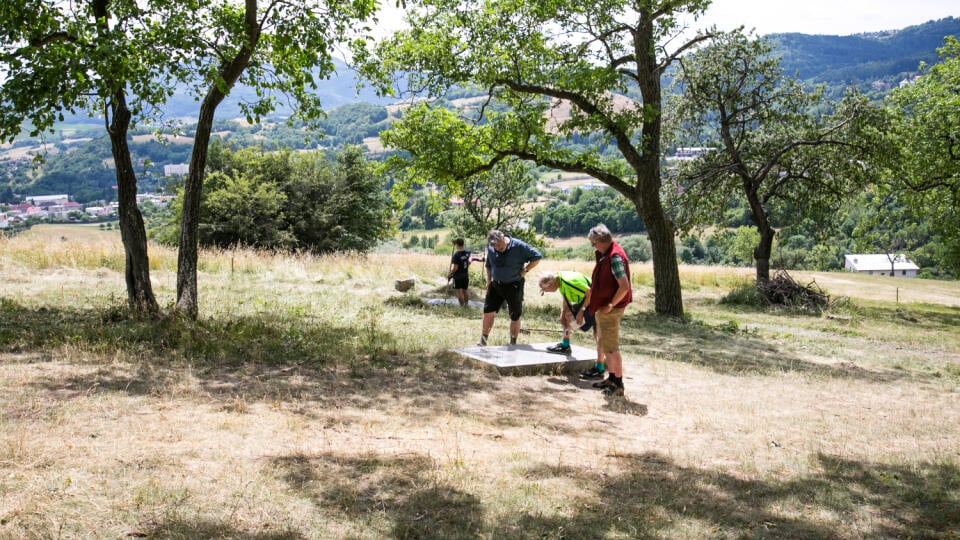 Hrob neznámeho vojaka: Pred dvoma rokmi mesto Banská Štiavnica vzdávalo na tomto mieste hold vojakovi Červenej armády. 