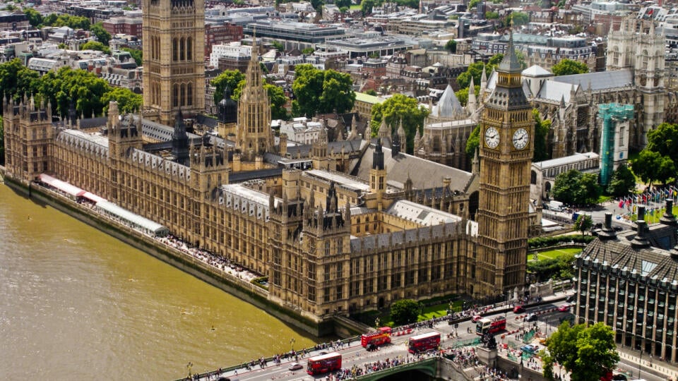 Westminstersky palác, sídlo britského parlamentu.