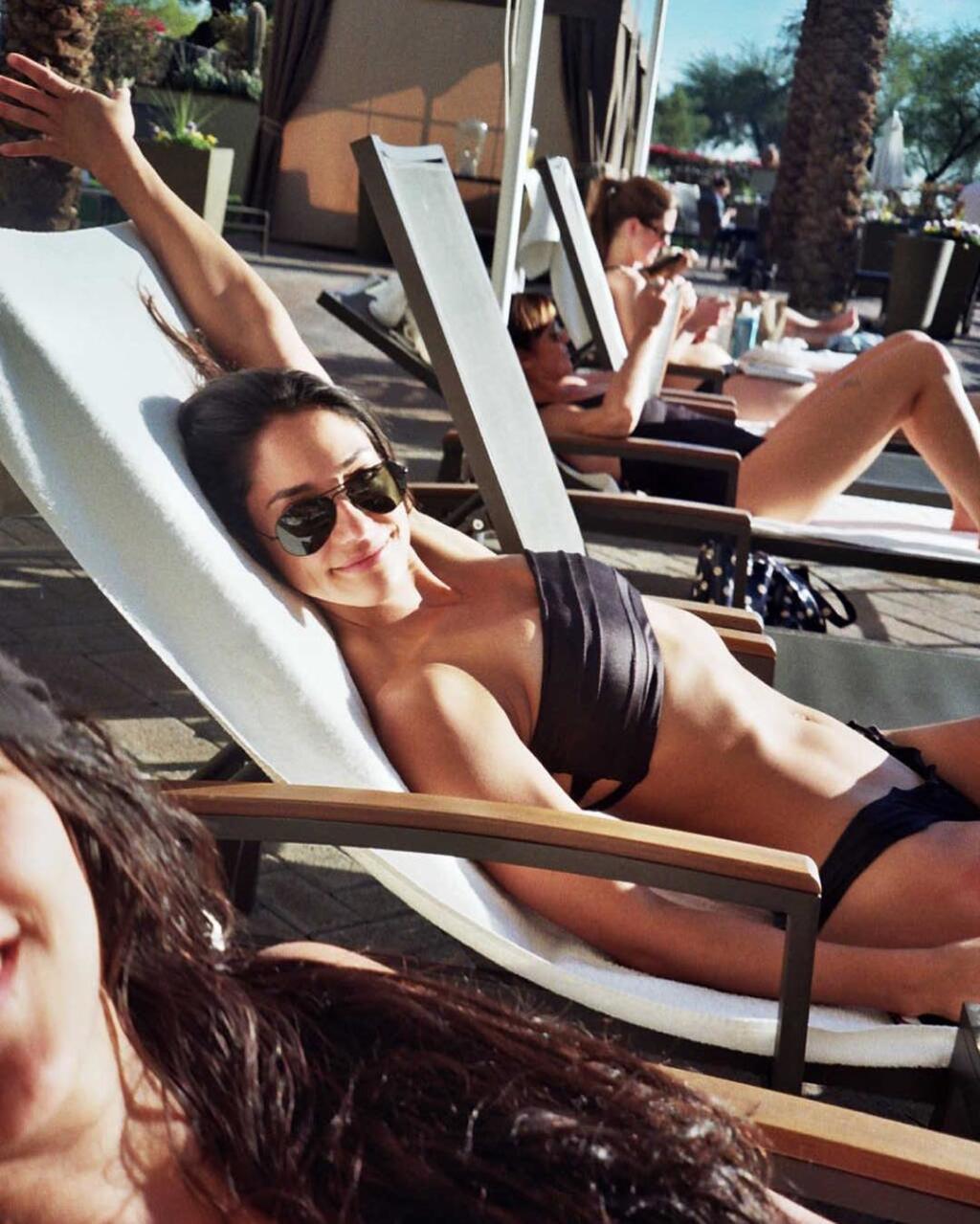 Allison Stokke po aktívnej kariére začala pracovať ako modelka. Športom sa stále udržiavala vo forme.