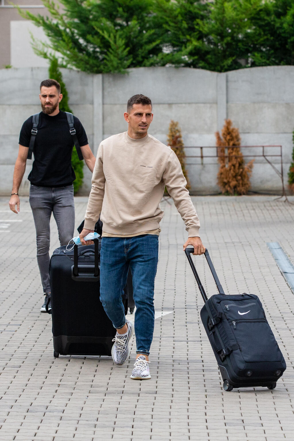 Spoluhráči z poľského klubu Piast Gliwice Jakub Holúbek a František Plach prišli, pochopiteľne, spolu.
