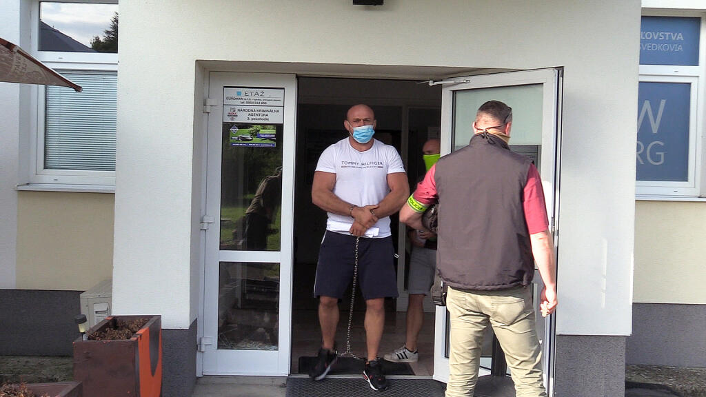 Takto viedli príšlušníci NAKA bývalého džudistu Tibora Gubáňa v putách.