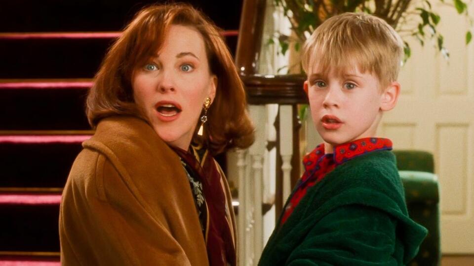 Catherine O'Hara a Macaulay Culkin vo filme Sám doma