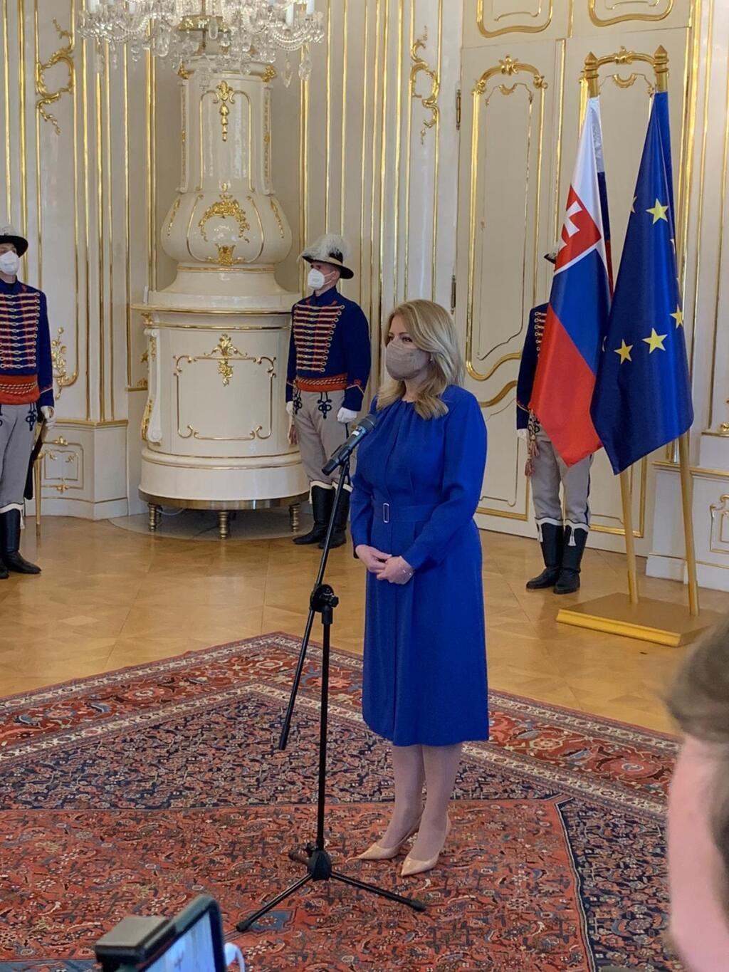 Lyžiarka Petra Vlhová spolu s tímom u prezidentky Zuzany Čaputovej.