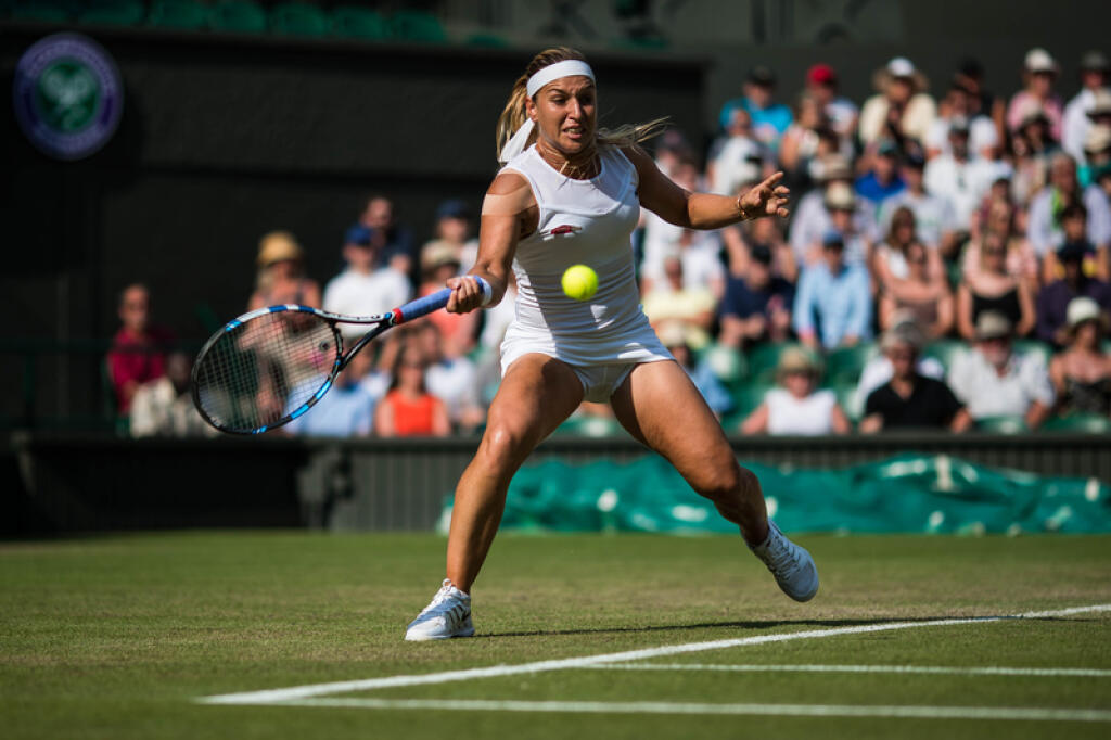 Dominika Cibulková nepútala na Wimbledone pozornosť len dobrými výkonmi, ale aj krátkymi šatôčkami. Tie, bohužiaľ, odkrývali viac ako sa dalo.
