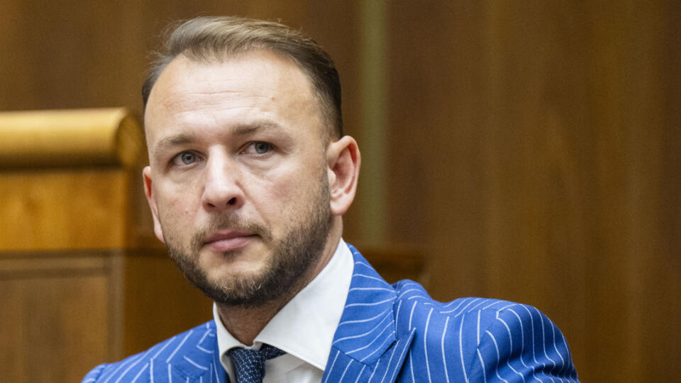 Na snímke minister vnútra SR Matúš Šutaj Eštok (Hlas-SD) počas hlasovania o schválení rozpočtu v rámci 23. schôdze NR SR 3. decembra 2024 v Bratislave. Poslanci Národnej rady (NR) SR v utorok dopoludnia pokračujú v riadnej 23. schôdzi. Hlasovať by mali aj o návrhu rozpočtu na budúci rok. FOTO TASR - Jakub Kotian