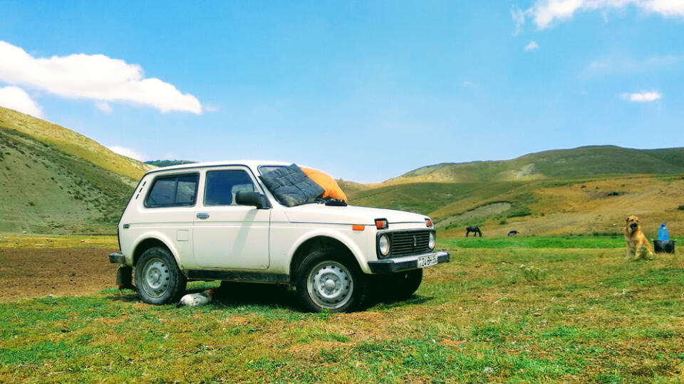 Lada,Niva,In,Azerbaijan,-,Azerbaijan,Landscape