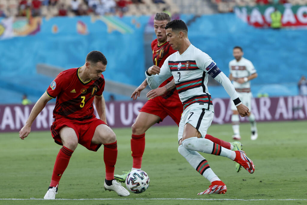 Ronaldo bol opäť najväčšou hviezdou Portugalska, no jeho krajina vypadla už v osemfinále.