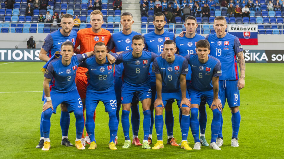 Slovenský futbal má od úspešných rokov poriadne ďaleko, na našich reprezentantov sa v posledných mesiacoch valí početná kritika. Koľko si zarobia naši futbalisti vo svojich kluboch?
