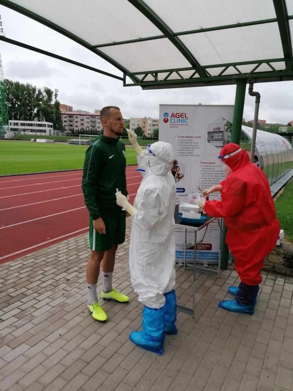 Testovanie na koronavírus v Skalici u účastníka 2. ligy.