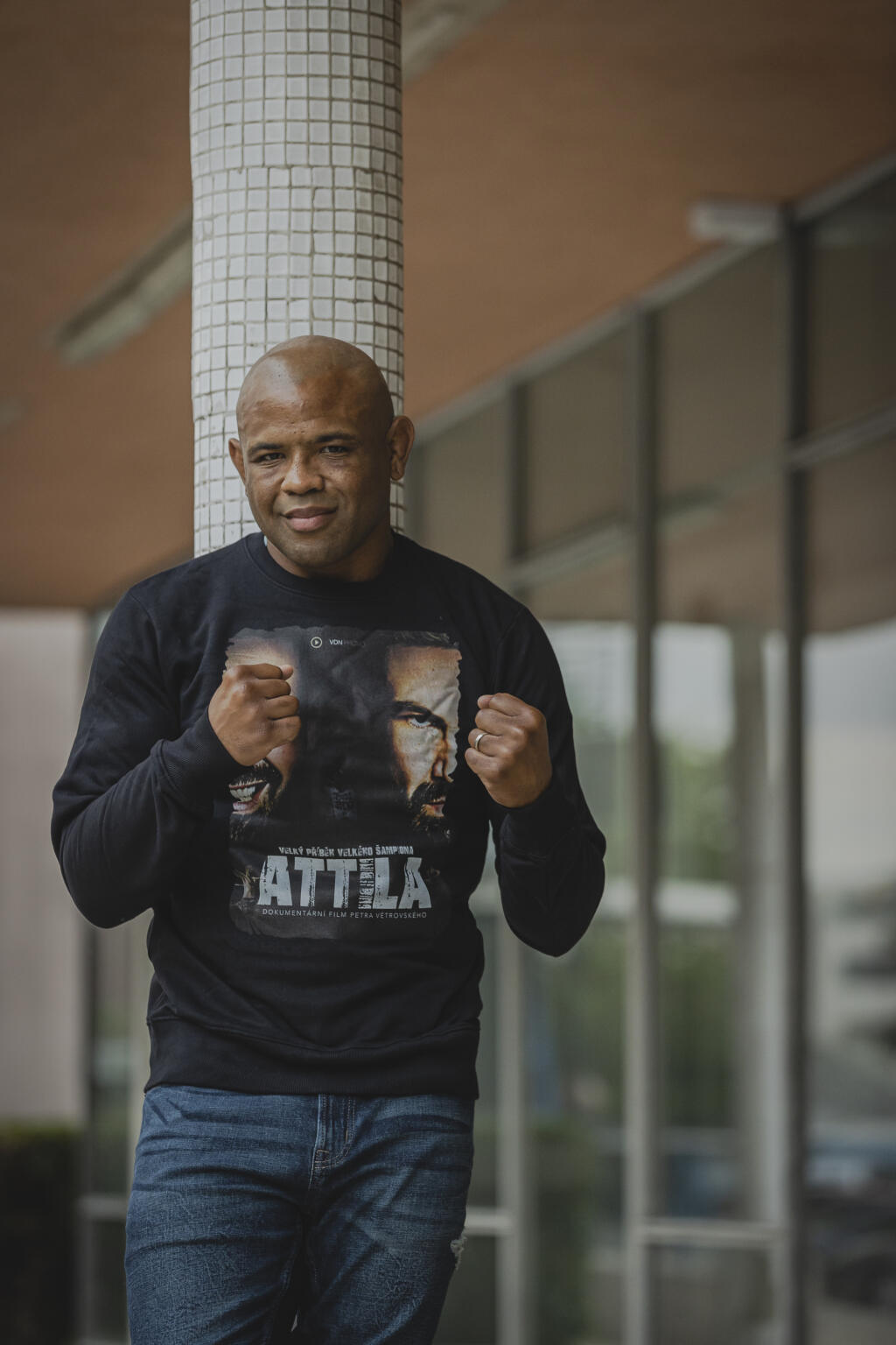 Na Noci s legendou sa objavil aj americký bojovník Emanuel Newton, s ktorým sa Végh postaví onedlho do ringu.