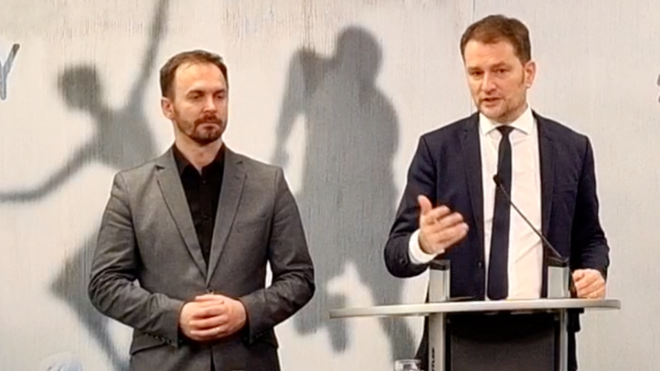 Minister financií Igor Matovič (OĽANO) predloží na vládu návrh zákona, ktorým sa zdaní rozdiel v cenách medzi lacnejšou ruskou ropou a ropou typu Brent. Sadzba dane bude 30 % z určeného rozdielu cien a bude platiť na všetku ruskú ropu spracovanú na Slovensku.