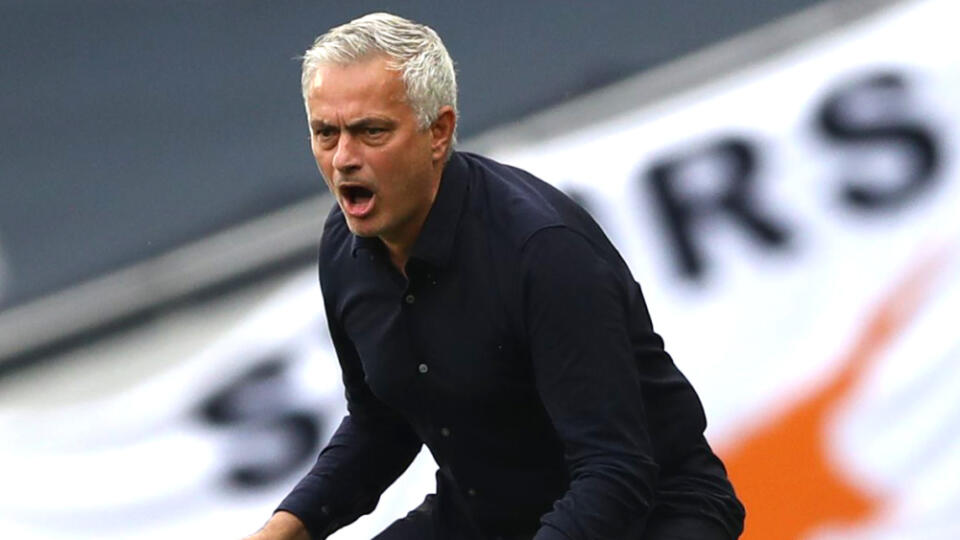 „Dal by som to do dvoch rovín. Nedávno som sledoval dokument o Josém Mourinhovi, ktorý v ňom odhalil zákulisie a veľmi sa mi to páčilo. Priznám sa, že ho dlhodobo obdivujem, či už jeho úspechy, alebo trénerské metódy,