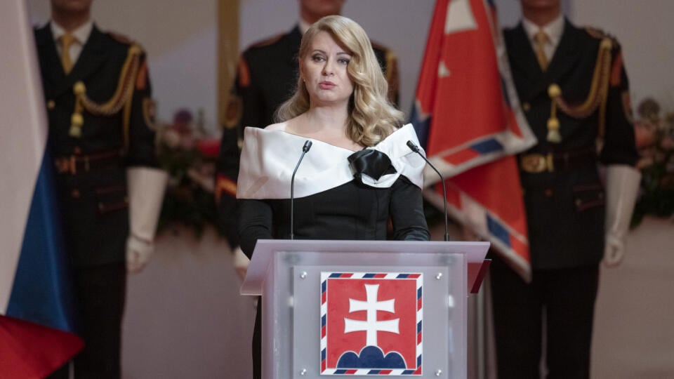Prezidentka SR Zuzana Čaputová v nedeľu ocenila 25 osobností spoločenského, kultúrneho a športového života, z toho šesť in memoriam. Štátne vyznamenania udelila aj tento rok v náhradnom termíne. Ceremoniál sa uskutočnil v budove Slovenskej filharmónie v Bratislave. Na snímke prezidentka SR Zuzana Čaputová počas príhovoru 8. mája 2022 v Bratislave. FOTO TASR - Pavel Neubauer