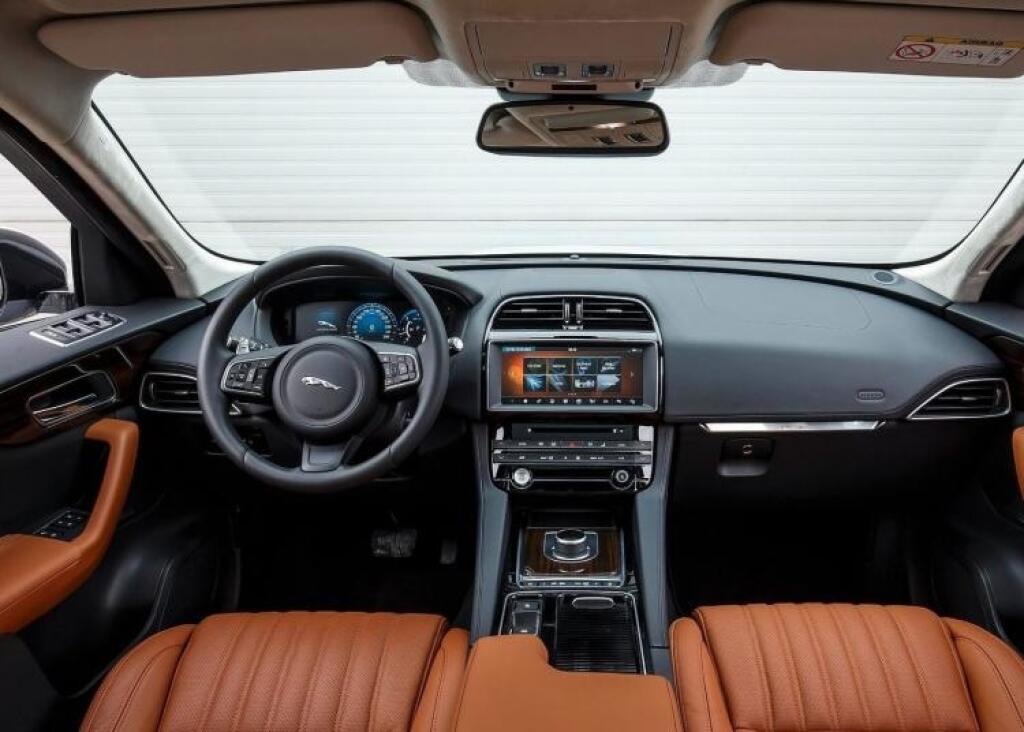 Test Jaguar F-Pace: Má dobré karty a jedno eso biturbo