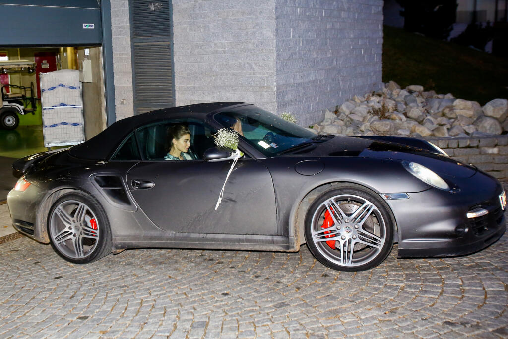 Saganj vlastní aj Porsche 911, ktoré dostal ako víťazstvo za stávku počas Tour de France 2012.