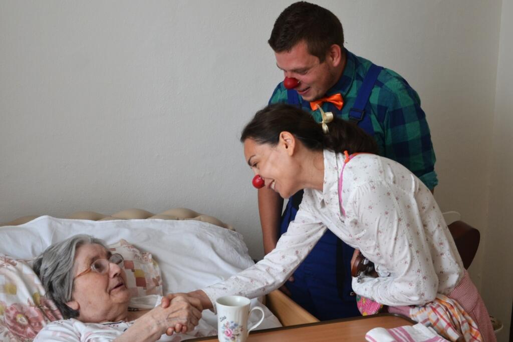 Zdravotní klauni do ďalších seniorských zariadení