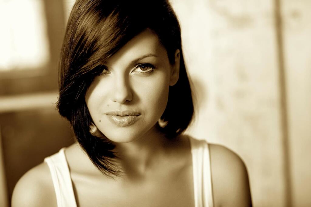 Lina Mayer (33)